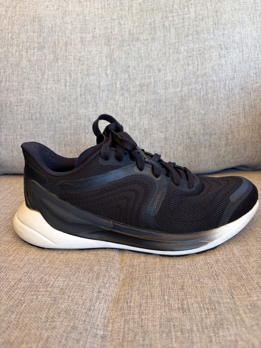 Lululemon Blissfeel 2 Black and White Womens Running Shoes - Picture 6 of 16